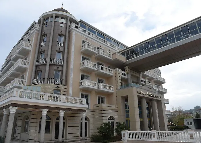 Wellness Santa - Adults Plus12